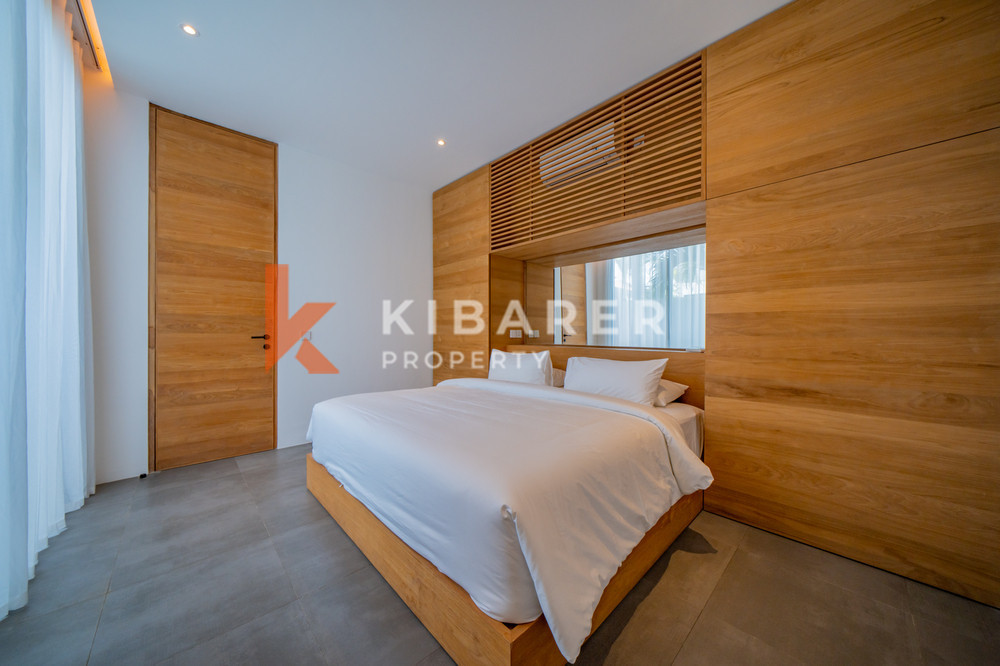 Brand New Modern Three Bedroom Enclosed Livingroom Villa Situated in Seseh