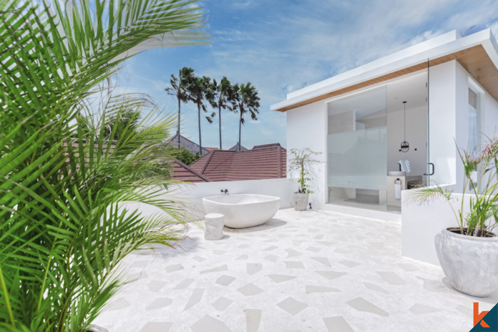 Villa méditerranéenne moderne flambant neuve, à distance de marche de la plage