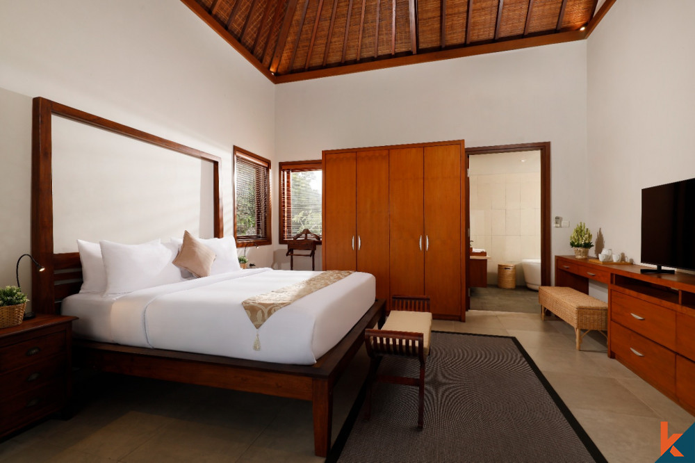 Retret Vila 9 Kamar Tidur di Canggu