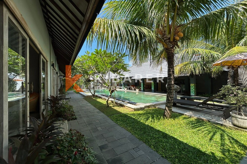 Wonderful Four Bedroom Enclosed Living Room Villa Close To Mertasari Beach