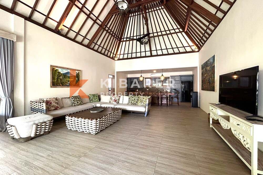 Wonderful Four Bedroom Enclosed Living Room Villa Close To Mertasari Beach