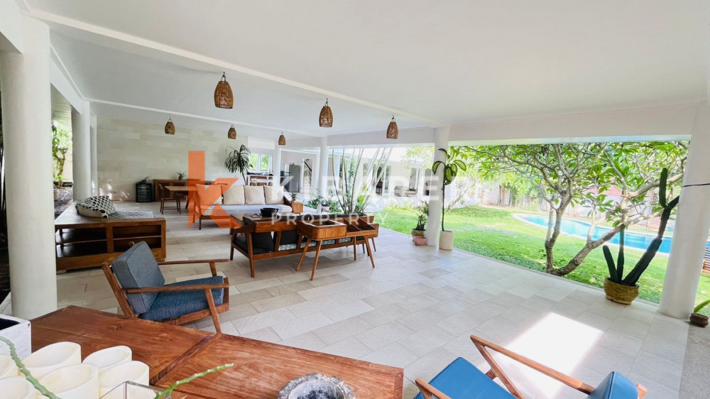 Beautiful Four Bedrooms Villa with Spacious Garden in Umalas