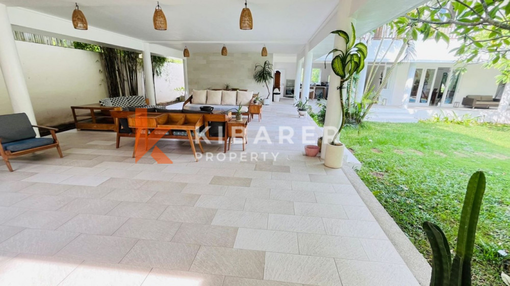 Beautiful Four Bedrooms Villa with Spacious Garden in Umalas