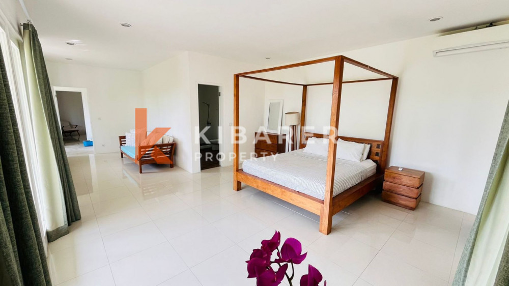 Beautiful Four Bedrooms Villa with Spacious Garden in Umalas