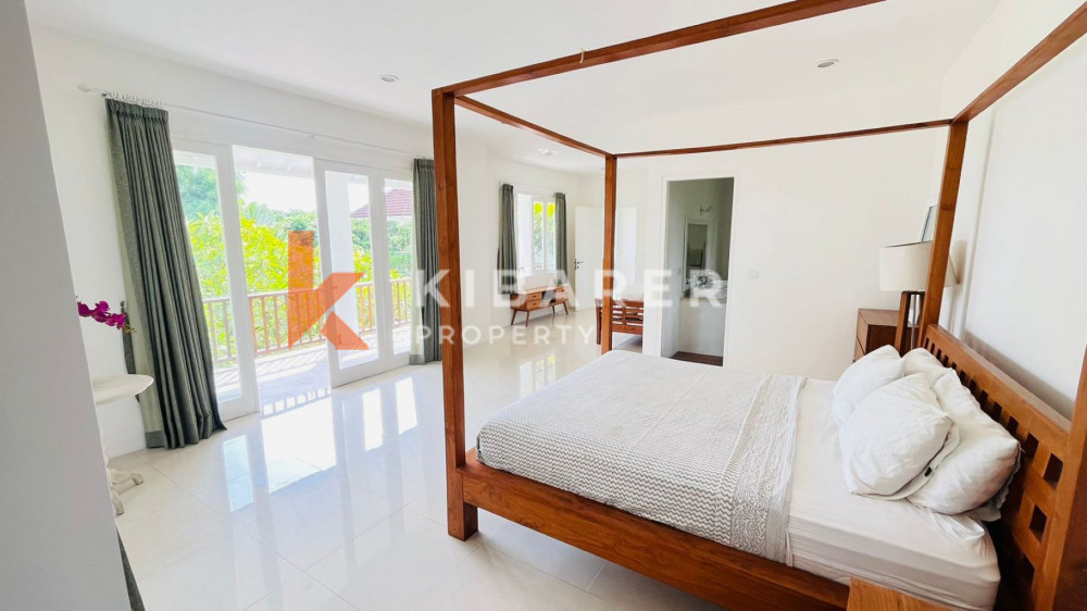 Beautiful Four Bedrooms Villa with Spacious Garden in Umalas