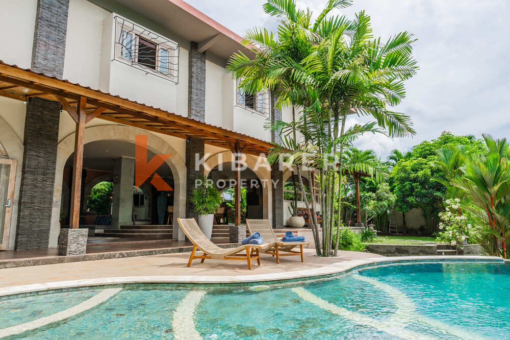 Luxurious Five Bedrooms Freehold Villa for Sale in Canggu