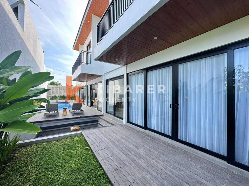 Villa neuve, moderne et spacieuse de trois chambres à Canggu