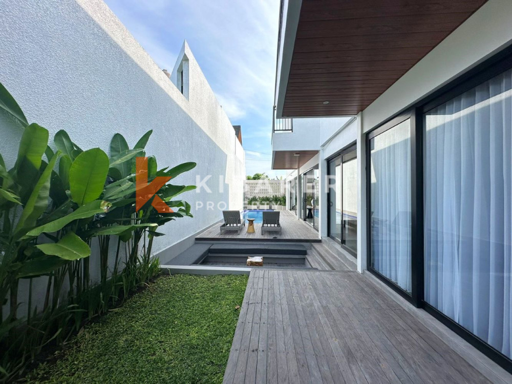 Villa neuve, moderne et spacieuse de trois chambres à Canggu