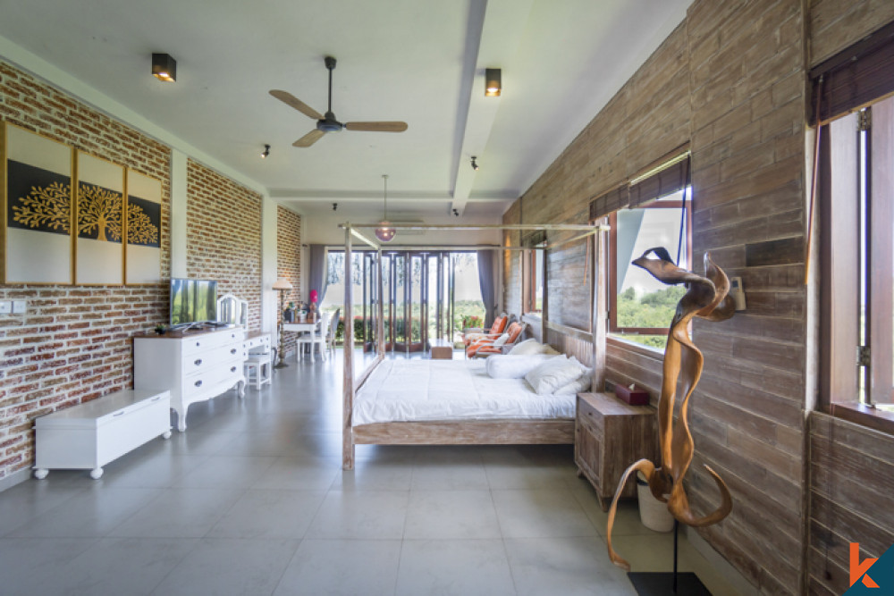 beautiful six bedroom freehold villa with ocean views in Uluwatu