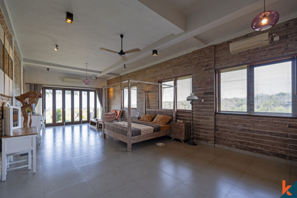 beautiful six bedroom freehold villa with ocean views in Uluwatu