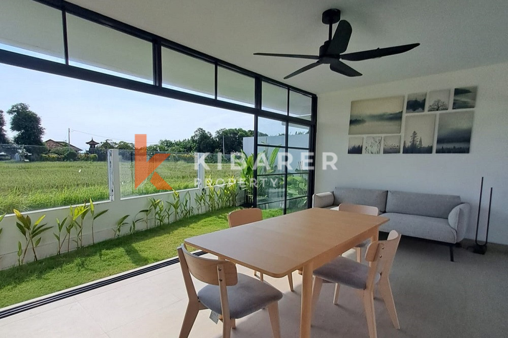 Rice Field View Three Bedrooms Enclosed Living Villa in Seseh