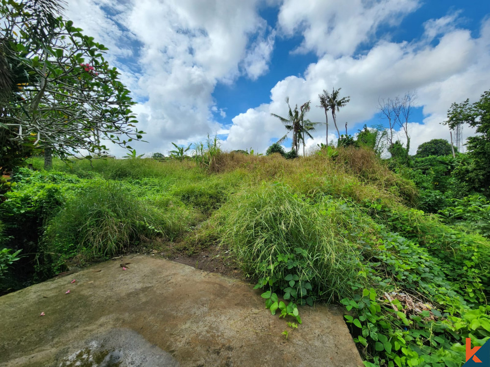 Beautiful plot of land for sale freehold in Tumbak Bayuh