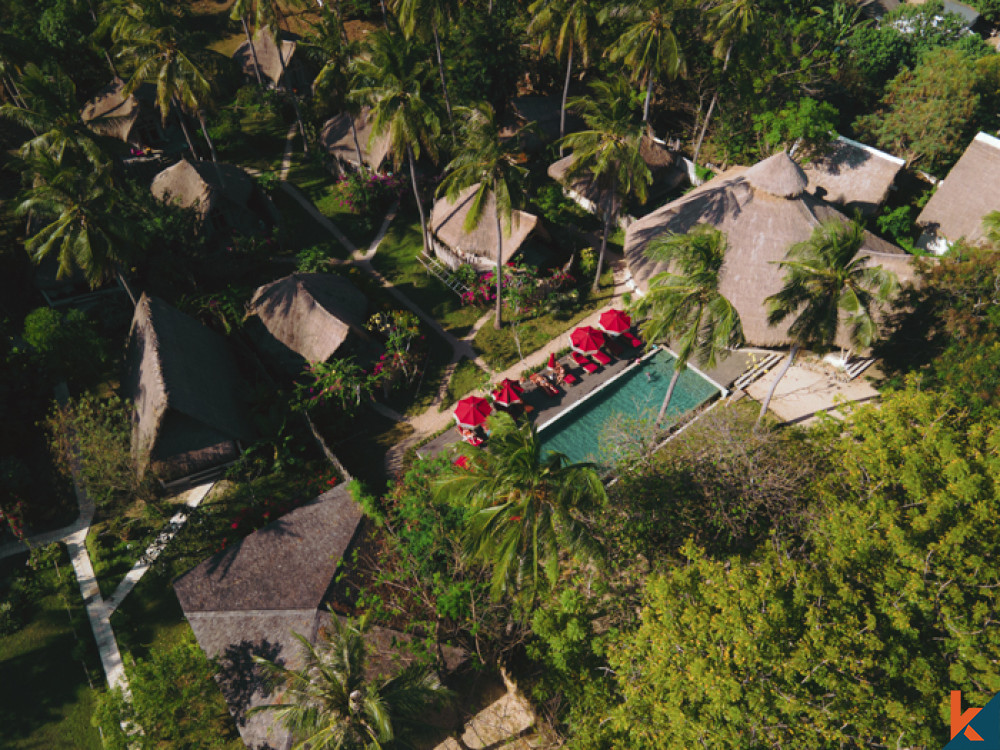 Luxury beachfront resort, good investment for sale in Gili
