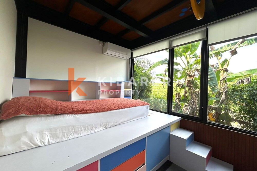 Vila Ruang Tamu Tertutup Dua Kamar Tidur Tenang yang Indah untuk Disewakan di Seseh