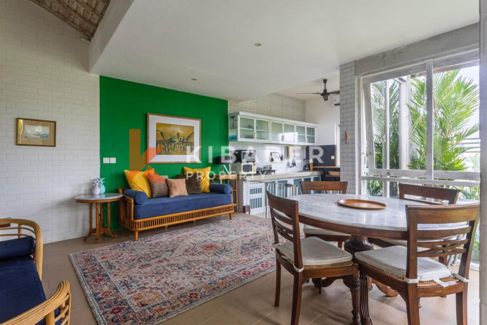 Rumah Keluarga Tiga Kamar Tidur dengan Ruang Tamu Tertutup di Padonan