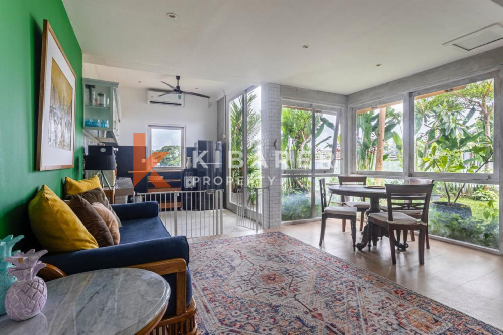 Rumah Keluarga Tiga Kamar Tidur dengan Ruang Tamu Tertutup di Padonan