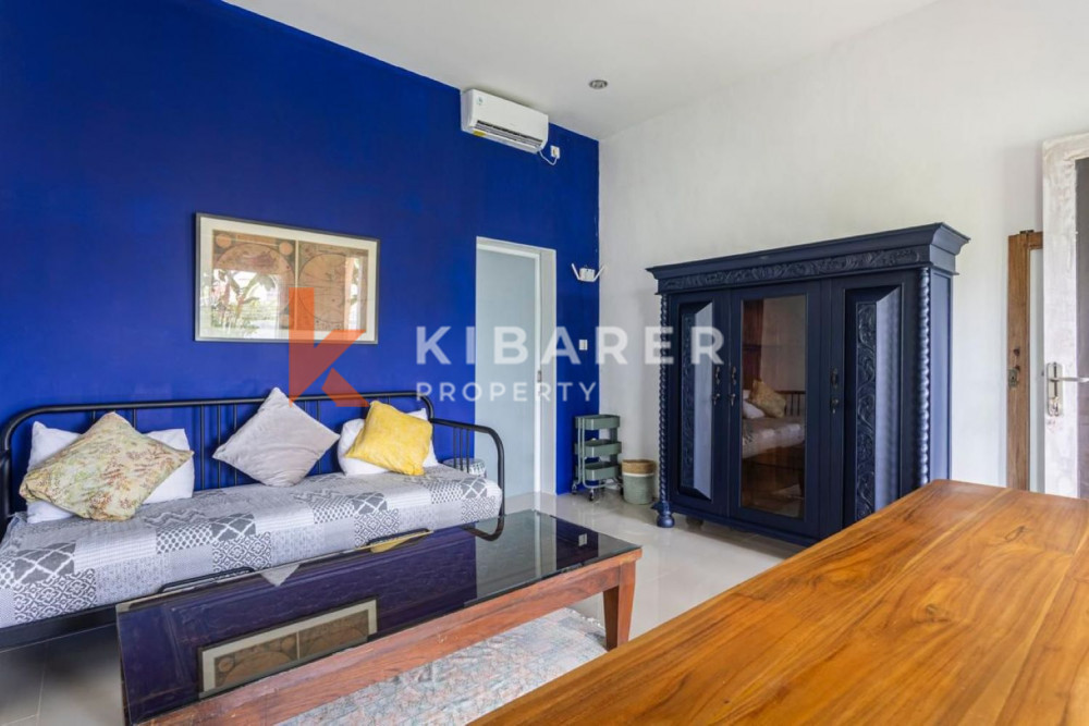 Rumah Keluarga Tiga Kamar Tidur dengan Ruang Tamu Tertutup di Padonan