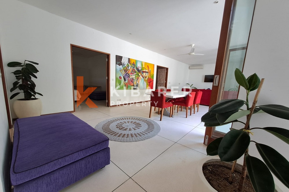 Seventy Meters to the Beach Adjustable Open-Enclosed Livingroom Four Bedrooms Villa in Berawa Area