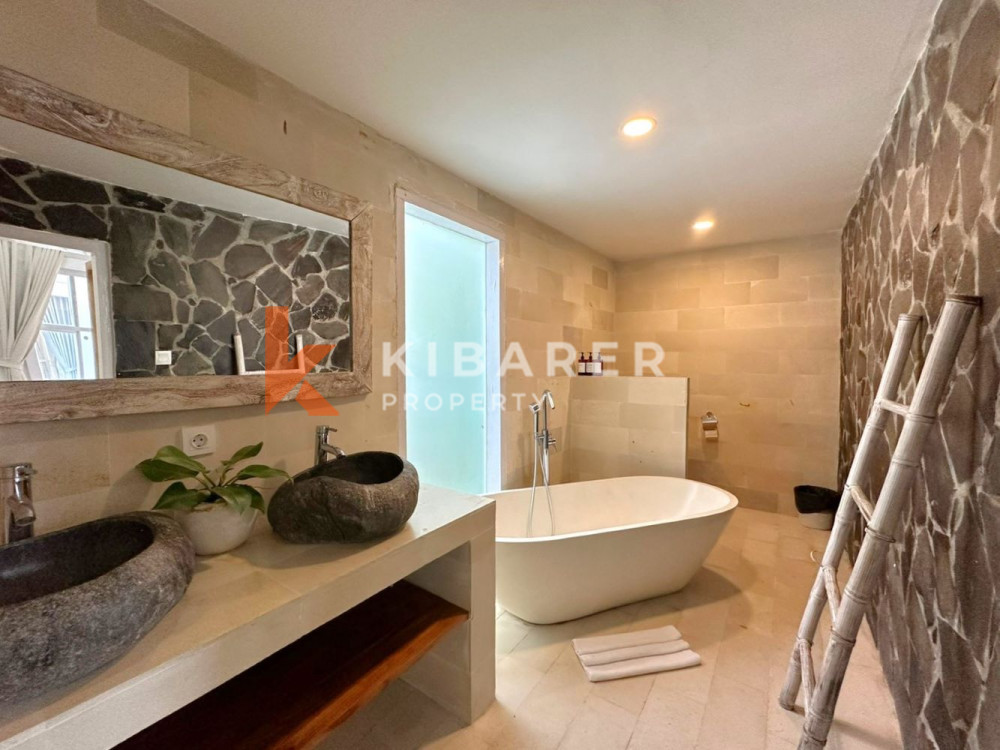 Charming Three Bedroom Enclosed Living Villa in Padonan