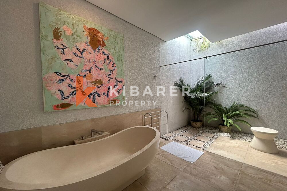 Luxe Two Bedroom Enclosed Living Colonial Style Villa in Umalas