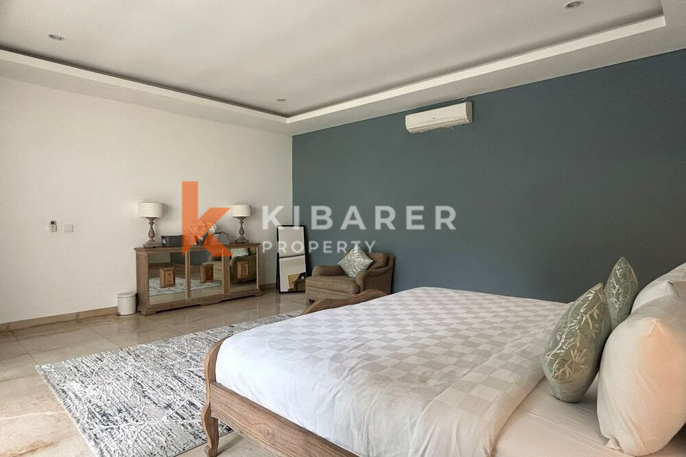 Luxe Two Bedroom Enclosed Living Colonial Style Villa in Umalas