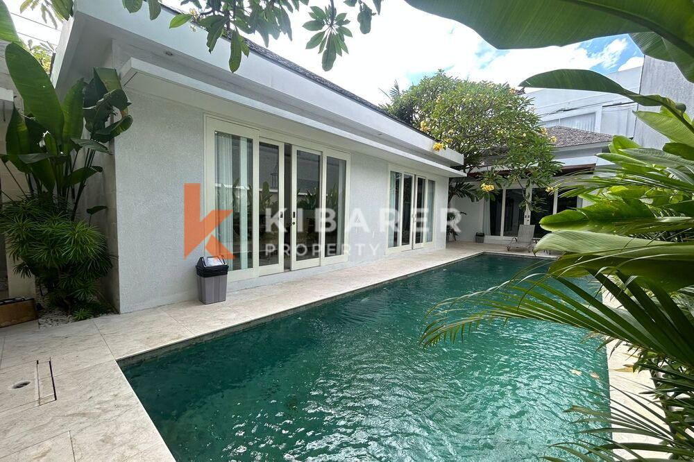 Luxe Two Bedroom Enclosed Living Colonial Style Villa in Umalas