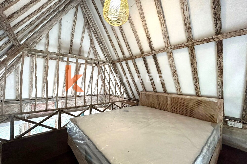 Vila Joglo Ruang Tamu Tertutup Satu Kamar Tidur yang Indah di Pantai Lima