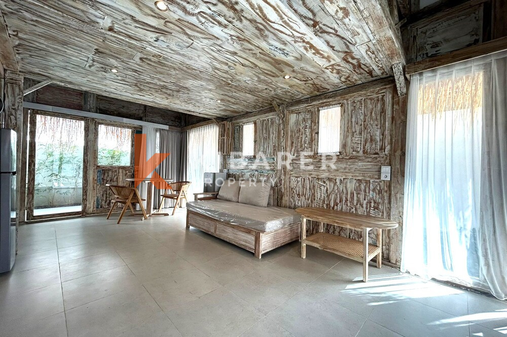 Vila Joglo Ruang Tamu Tertutup Satu Kamar Tidur yang Indah di Pantai Lima