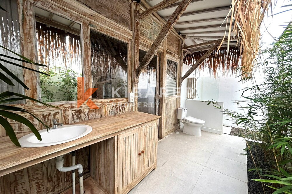 Vila Joglo Ruang Tamu Tertutup Satu Kamar Tidur yang Indah di Pantai Lima