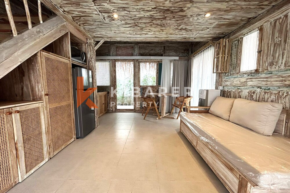 Vila Joglo Ruang Tamu Tertutup Satu Kamar Tidur yang Indah di Pantai Lima