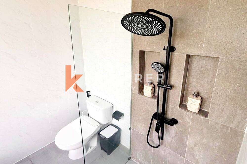 Contemporary Three Bedroom Enclosed Living Villa in Kerobokan