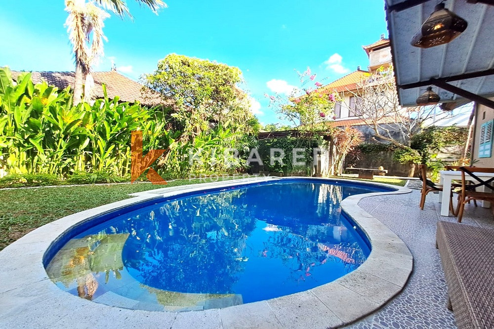 BEAUTIFUL SUPER COZY TWO BEDROOM CLOSED LIVING VILLA IN BUMBAK