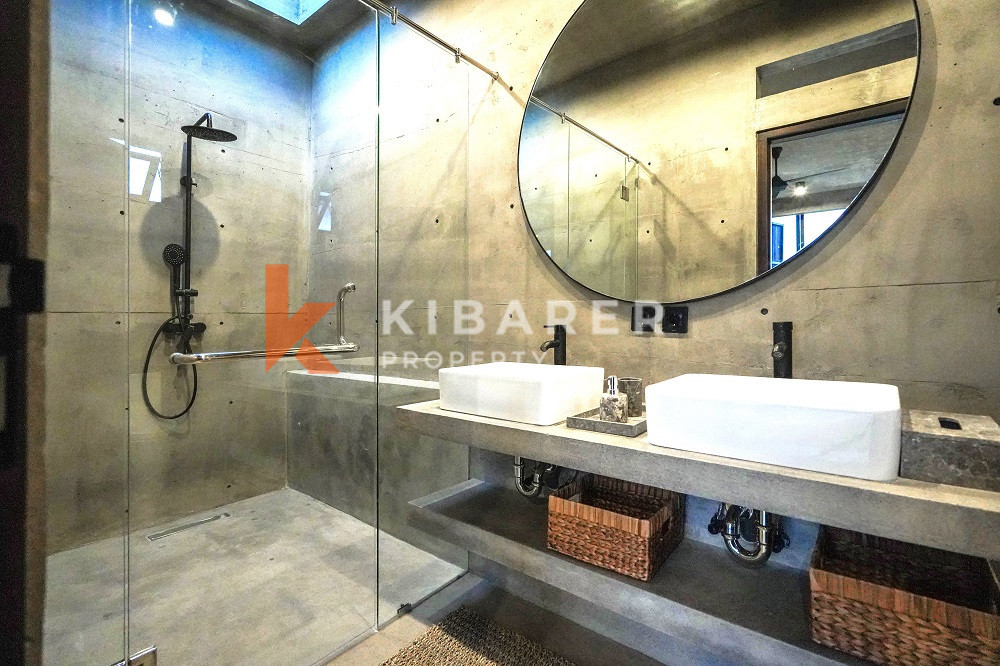 Brand New High Quality Four-Bedroom Enclosed Living Room Villa in the Edge of Canggu