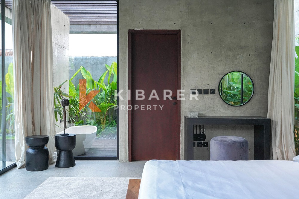 Brand New High Quality Four-Bedroom Enclosed Living Room Villa in the Edge of Canggu