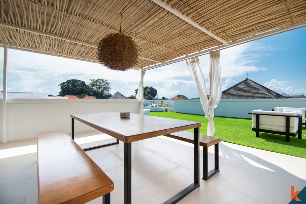 Rumah baru dengan empat kamar tidur berkualitas tinggi untuk disewakan di Sanur