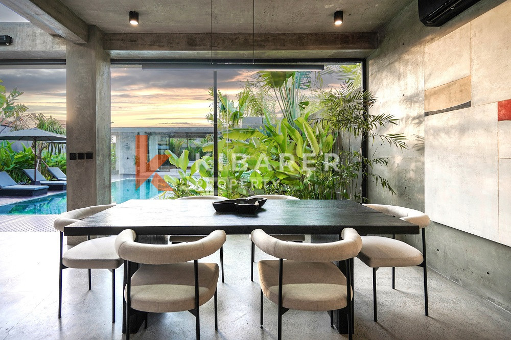 Luxury High Quality Design Three-Bedroom Enclosed Living Room Villa in the Edge of Canggu