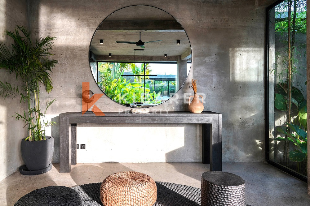 Luxury High Quality Design Three-Bedroom Enclosed Living Room Villa in the Edge of Canggu