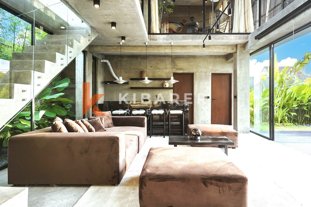 Luxury High Quality Design Three-Bedroom Enclosed Living Room Villa in the Edge of Canggu