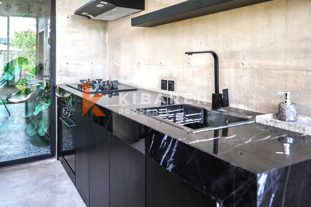 Luxury High Quality Design Three-Bedroom Enclosed Living Room Villa in the Edge of Canggu