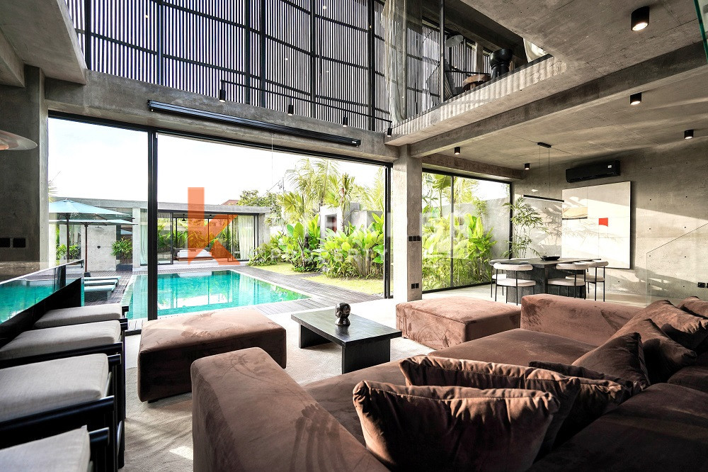 Luxury High Quality Design Three-Bedroom Enclosed Living Room Villa in the Edge of Canggu
