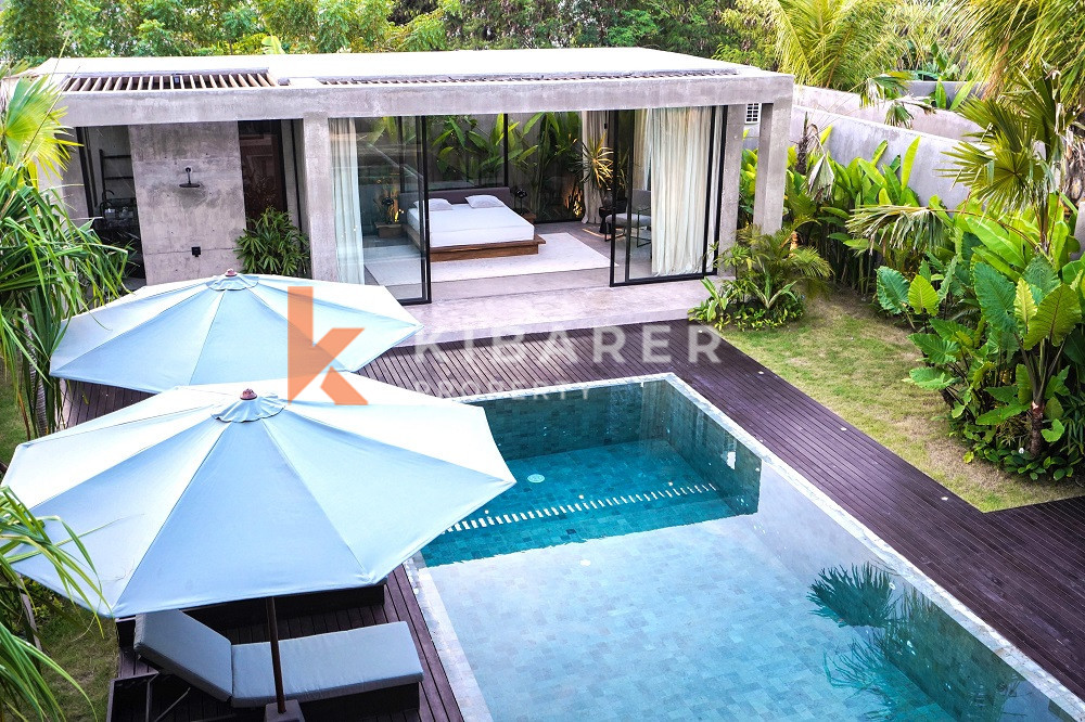 Luxury High Quality Design Three-Bedroom Enclosed Living Room Villa in the Edge of Canggu