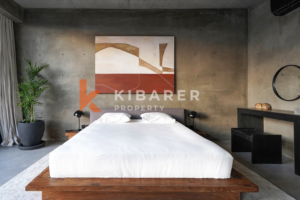 Luxury High Quality Design Three-Bedroom Enclosed Living Room Villa in the Edge of Canggu
