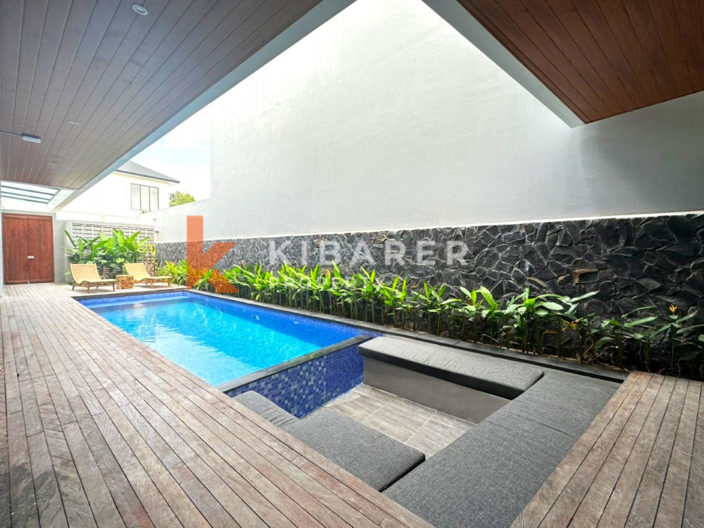 A Wonderful Three Bedroom Enclosed Living Villa in Tumbak Bayuh