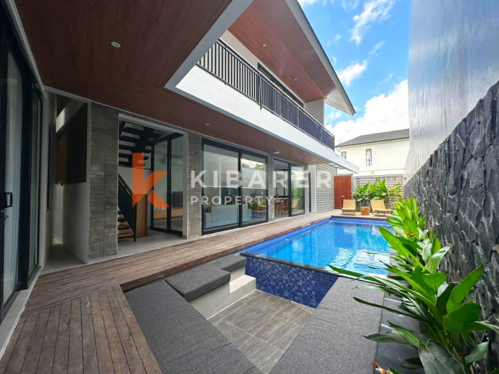 A Wonderful Three Bedroom Enclosed Living Villa in Tumbak Bayuh