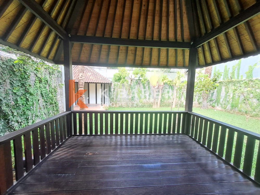Rumah Nyaman 2 Kamar Tidur yang terletak di kawasan perumahan Kerobokan