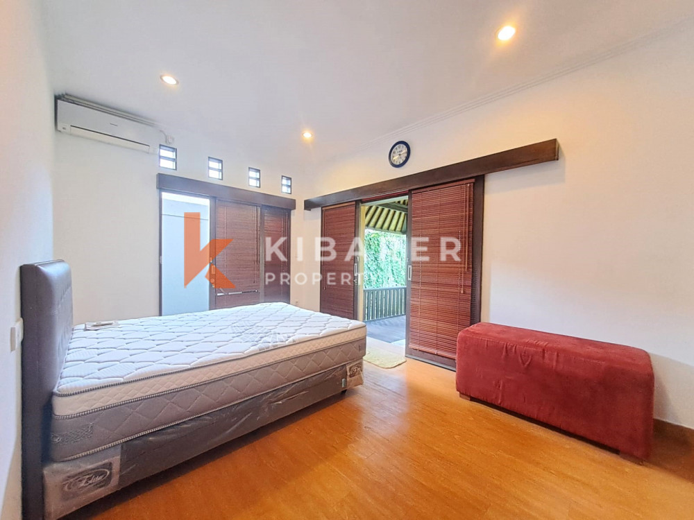 Rumah Nyaman 2 Kamar Tidur yang terletak di kawasan perumahan Kerobokan