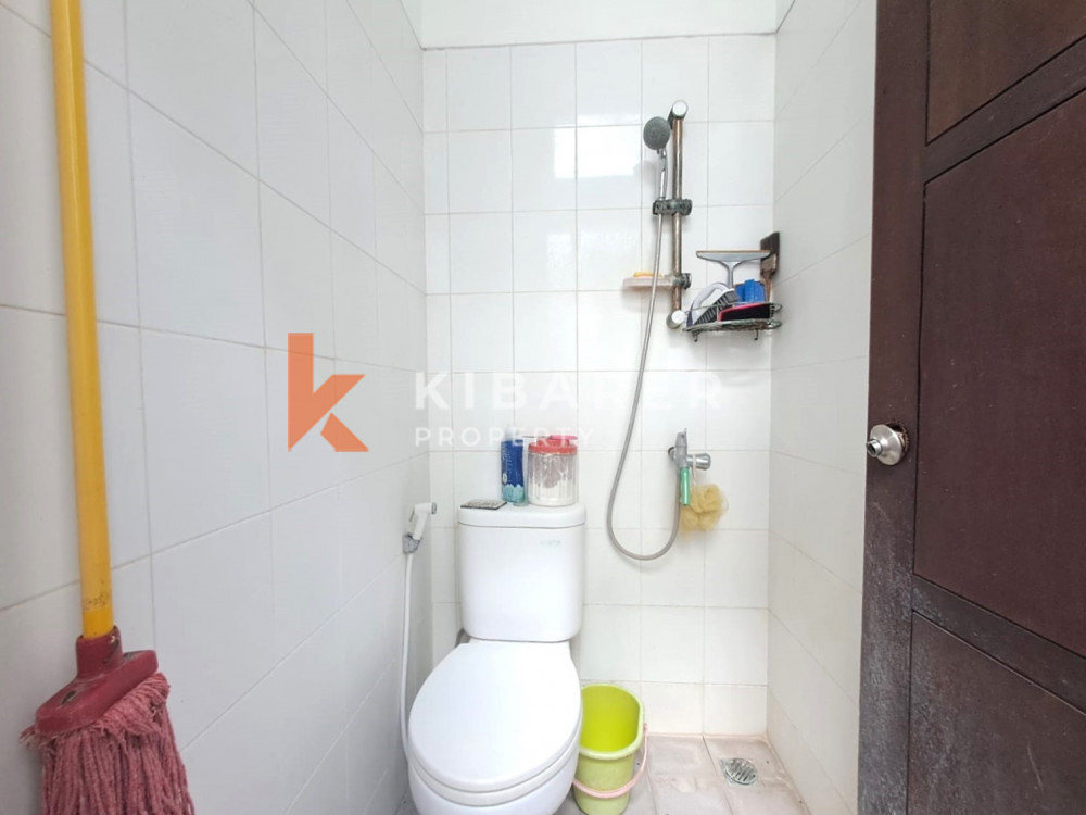 Rumah Nyaman 2 Kamar Tidur yang terletak di kawasan perumahan Kerobokan