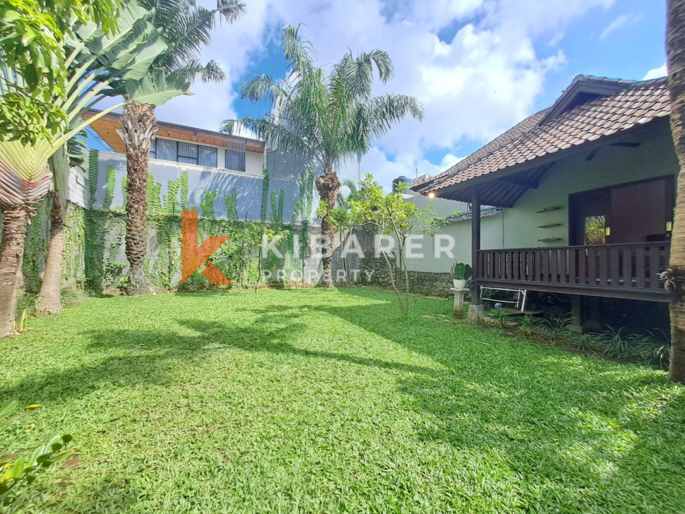 Rumah Nyaman 2 Kamar Tidur yang terletak di kawasan perumahan Kerobokan
