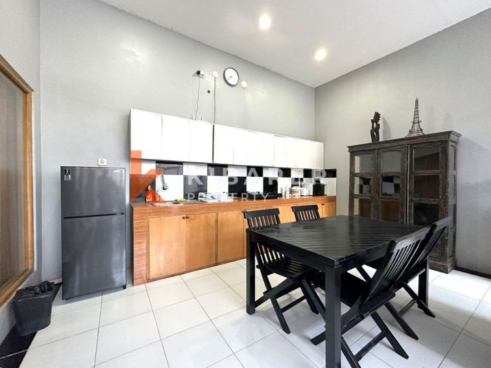 Vila Tamu Tertutup Tiga Kamar Tidur yang Terang dan Nyaman di Padonan