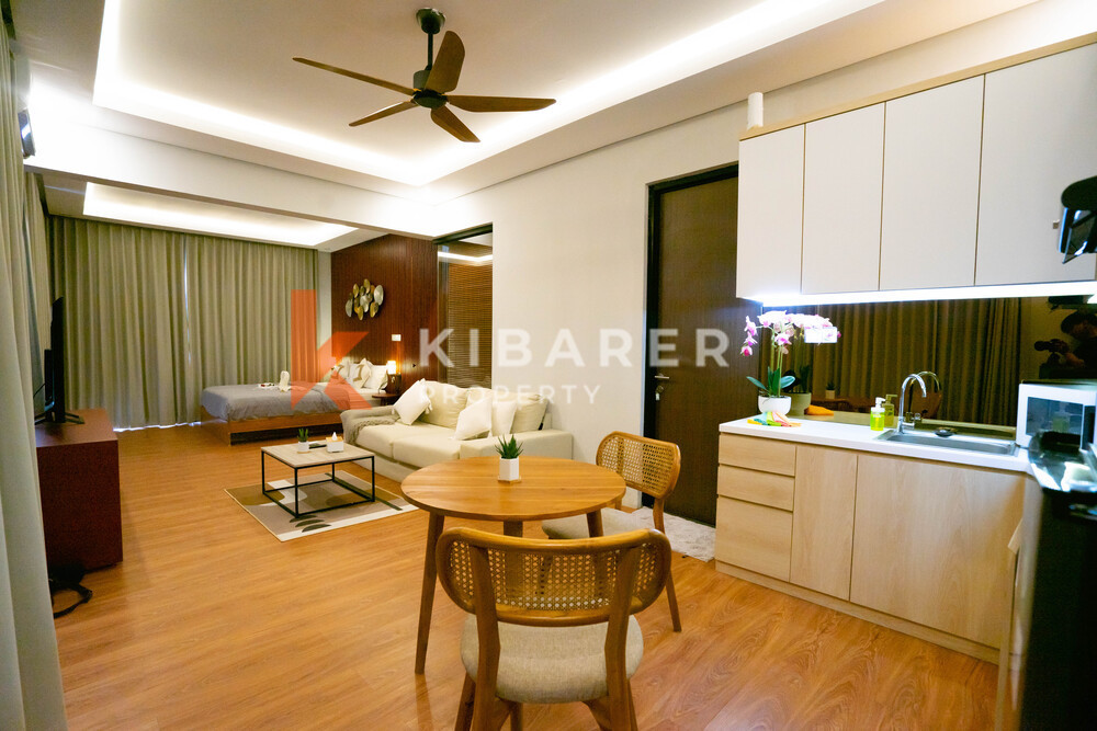 Vila Kontemporer Ruang Tamu Tertutup Tiga Kamar Tidur yang Menakjubkan dengan Jacuzzi di Ungasan